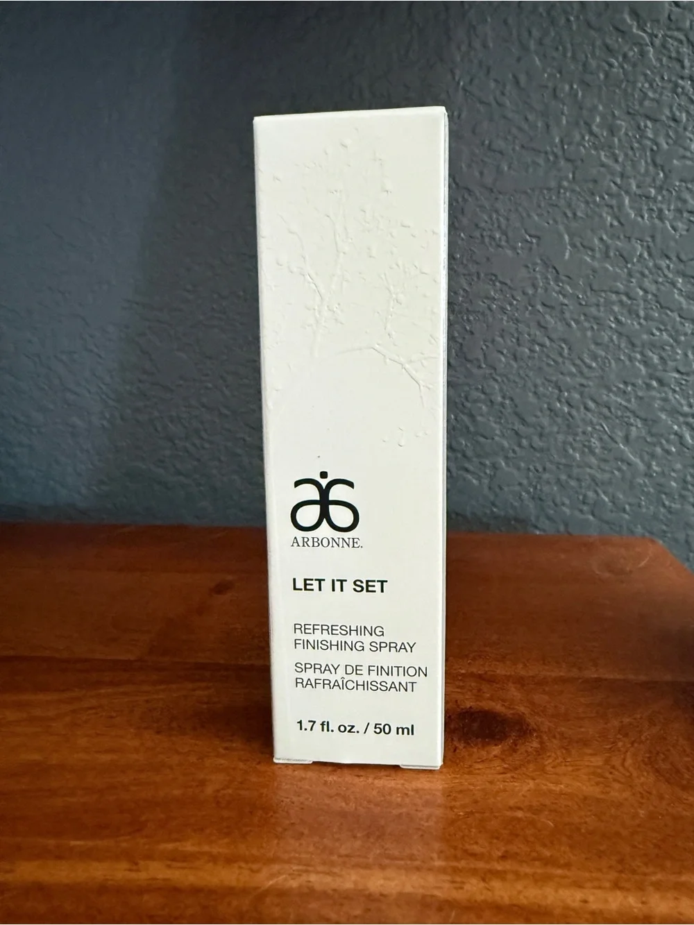 NEW - Arbonne Let It Set Refreshing Finishing Spray
